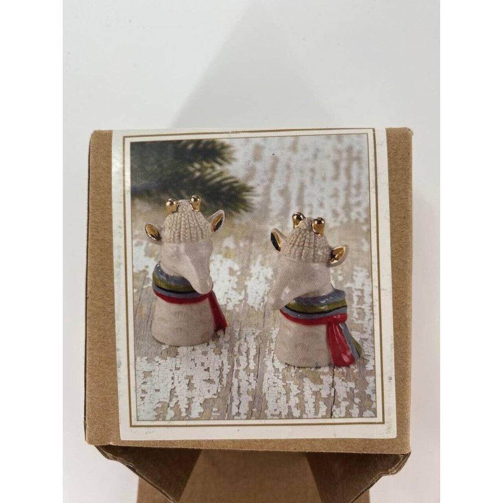 Grasslands Road Giraffe Salt/Pepper Shakers Set